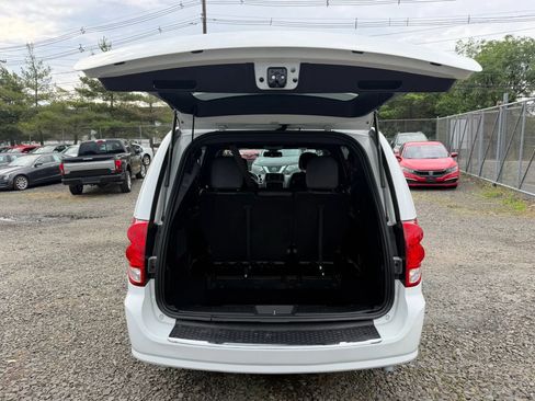 Used 2019 Dodge Grand Caravan GT FWD image 28