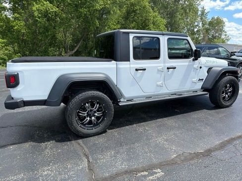 Used 2020 Jeep Gladiator Sport w/ Quick Order Package 24S AWD/4WD image 3