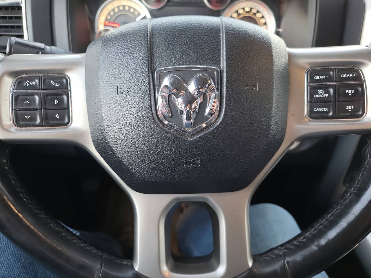 Used 2015 RAM 1500 Laramie w/ Convenience Group AWD/4WD image 22