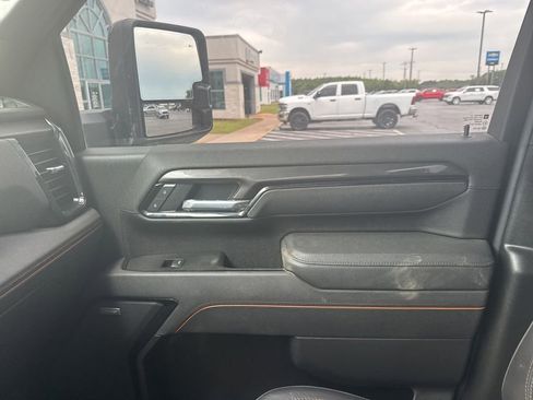Used 2025 GMC Sierra 2500 AT4 AWD/4WD image 15