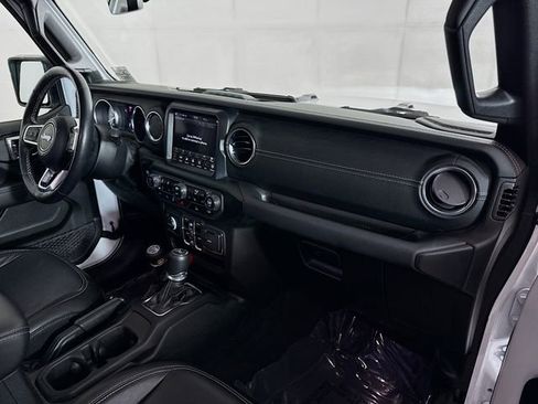 Used 2023 Jeep Wrangler Unlimited Sahara w/ Cold Weather Group image 27