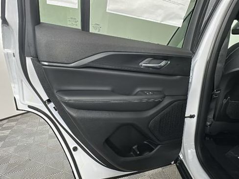 New 2026 Jeep Grand Cherokee Laredo X AWD/4WD image 12