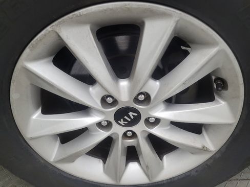 Used 2019 Kia Sorento FWD V6 image 31