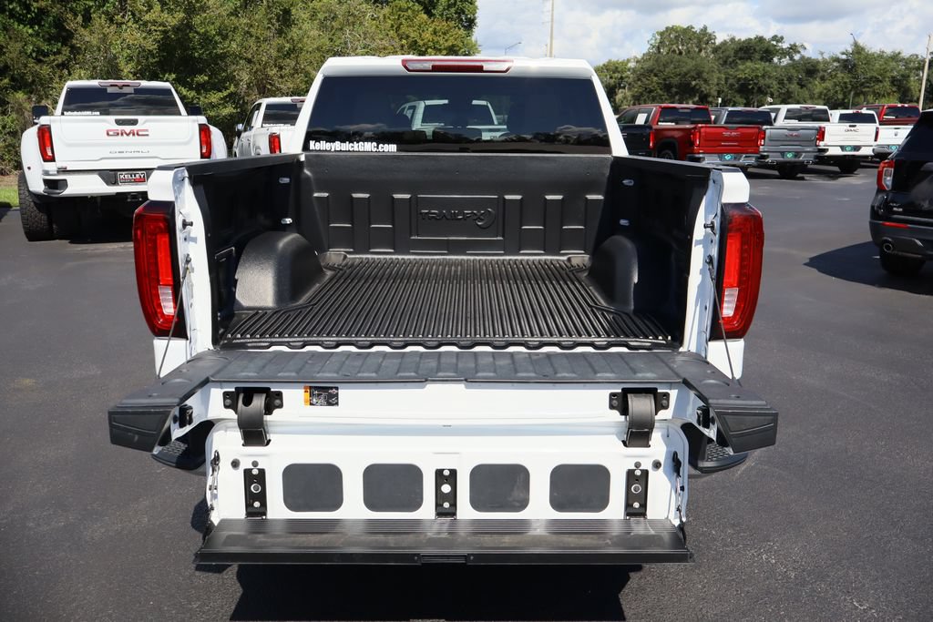 Certified 2025 GMC Sierra 1500 SLT RWD image 24