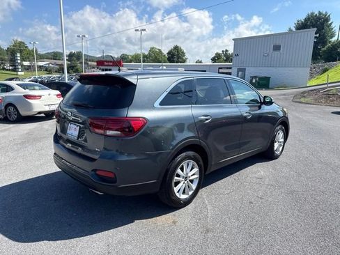 Used 2020 Kia Sorento FWD V6 image 8