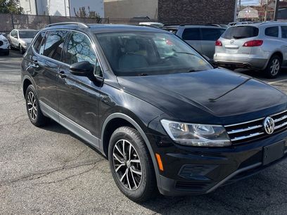 Used 2021 Volkswagen Tiguan SE w/ Panoramic Sunroof Package
