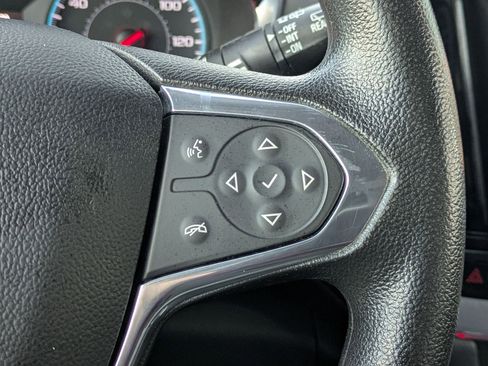 Used 2020 Chevrolet Traverse LS image 15