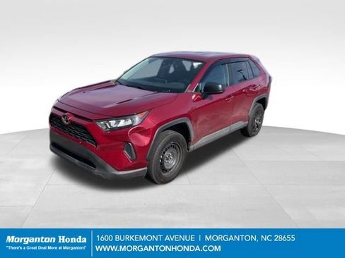 Used 2022 Toyota RAV4 LE image 3