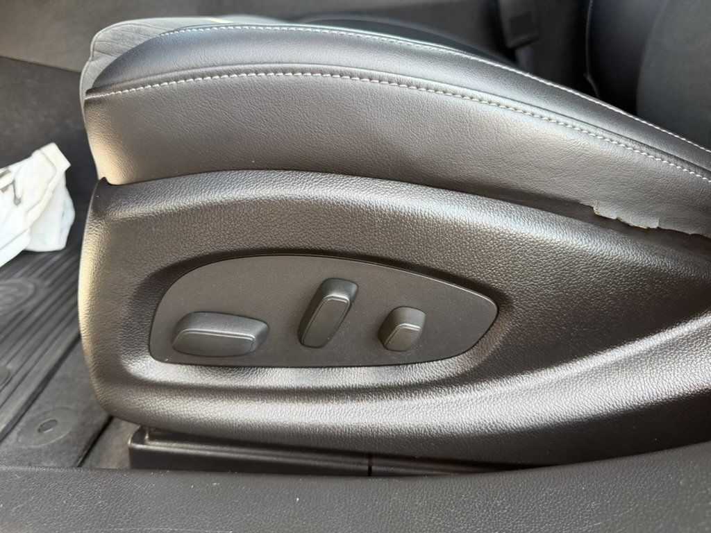 Used 2016 Buick LaCrosse FWD image 29