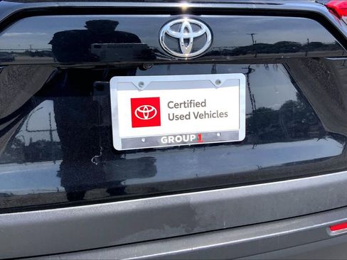 Used 2022 Toyota RAV4 LE FWD image 10