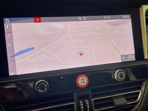 Certified 2024 Porsche Macan S AWD/4WD image 16