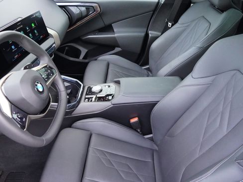 Used 2025 BMW X3 xDrive30i AWD/4WD image 11