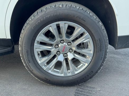 Used 2025 GMC Yukon Denali image 8