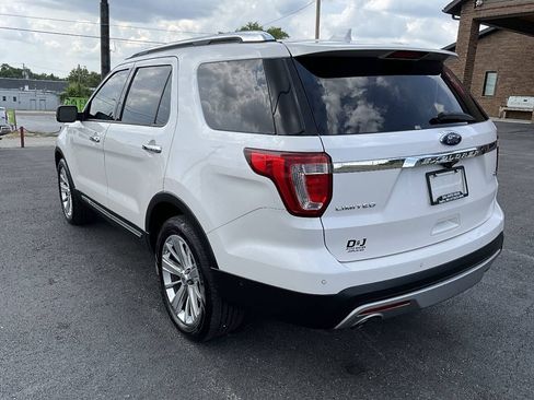 Used 2017 Ford Explorer Limited w/ Equipment Group 303A AWD/4WD image 3