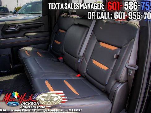 Used 2024 GMC Sierra 1500 AT4 w/ AT4 Premium Package AWD/4WD image 10