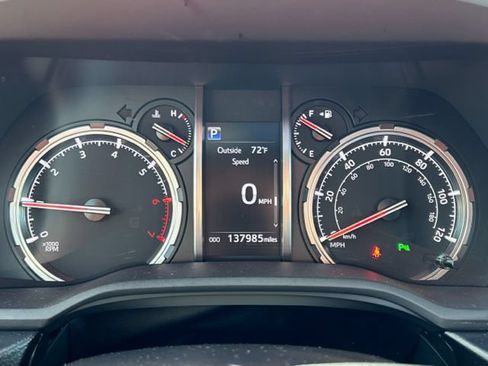 Used 2021 Toyota 4Runner Limited AWD/4WD image 35