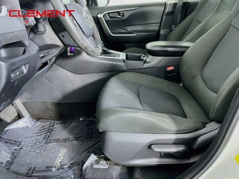 Used 2022 Toyota RAV4 LE FWD image 25