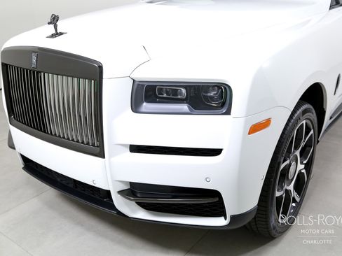 Used 2024 Rolls-Royce Cullinan Black Badge image 45