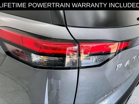 Used 2024 Nissan Pathfinder S AWD/4WD image 39