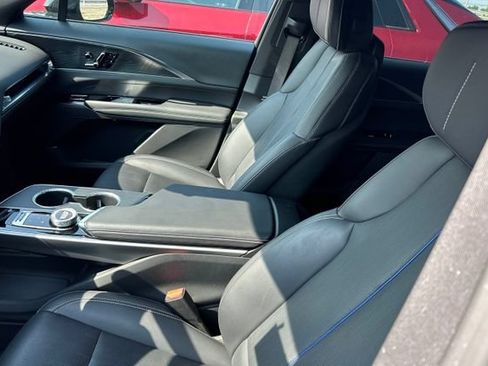 Used 2025 Cadillac Lyriq Sport AWD/4WD image 5