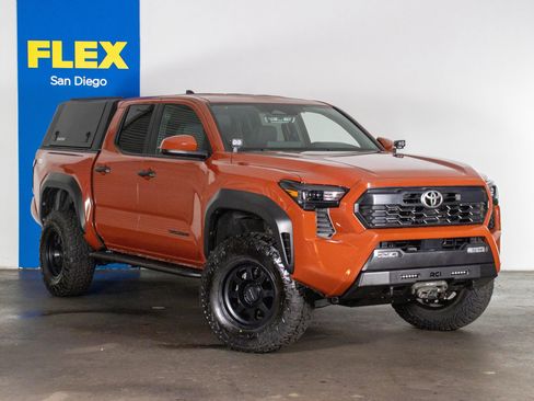Used 2025 Toyota Tacoma TRD Off-Road AWD/4WD image 3