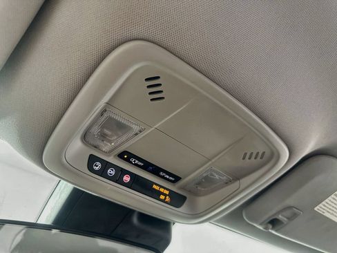 Used 2020 Chevrolet Malibu LT FWD image 33