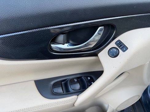 Used 2015 Nissan Rogue SL w/ SL Premium Package image 11