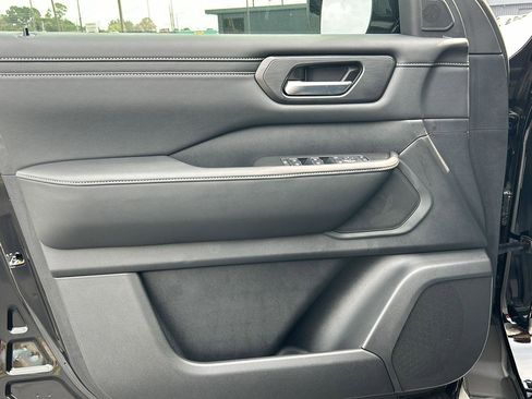 New 2025 Nissan Armada SV image 11