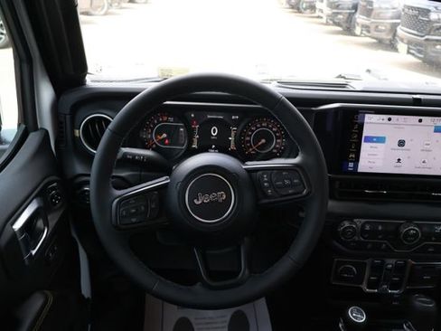 New 2026 Jeep Gladiator Sport AWD/4WD image 11