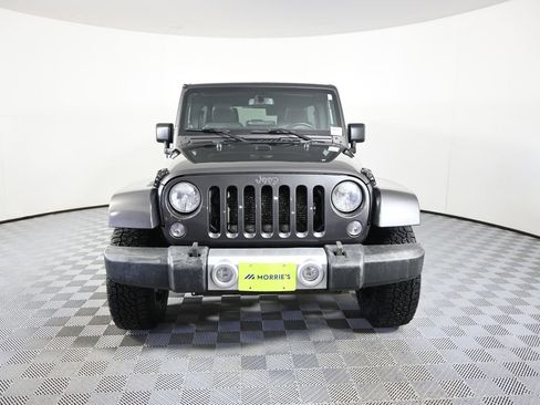 Used 2014 Jeep Wrangler Unlimited Sahara w/ Connectivity Group AWD/4WD image 10