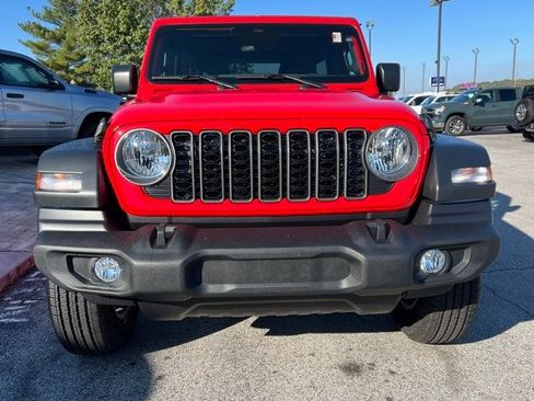 Certified 2025 Jeep Wrangler Sport S image 4