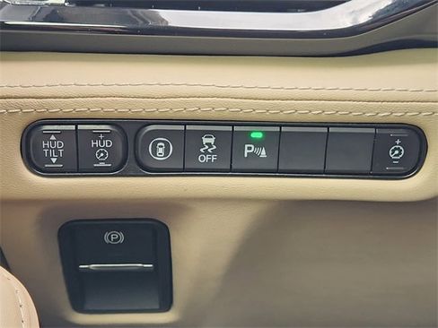 Used 2022 Acura MDX SH-AWD w/ Advance Package image 22