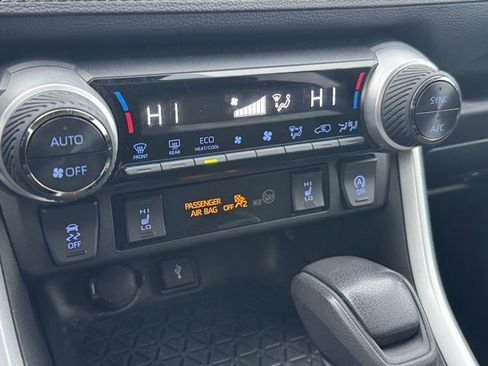 Used 2022 Toyota RAV4 XLE w/ XLE Grade Weather Package image 10