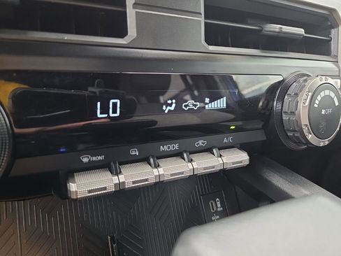 Used 2024 Toyota Tacoma TRD Off-Road image 39