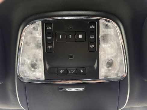 Used 2018 Jeep Grand Cherokee SRT image 35