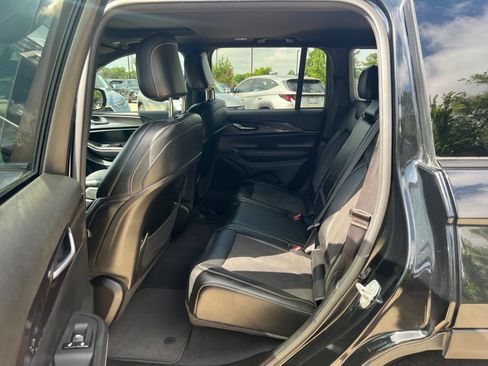 Used 2023 Jeep Grand Cherokee Altitude AWD/4WD image 18