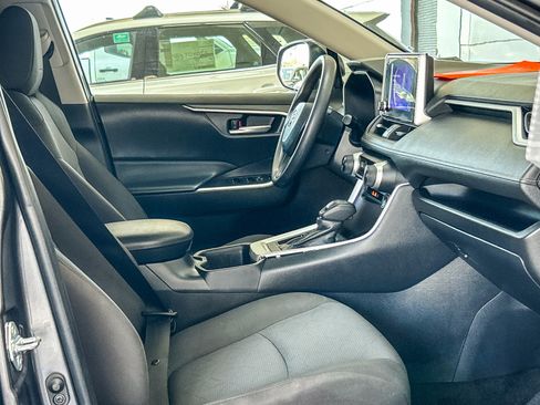 Used 2025 Toyota RAV4 XLE w/ Convenience Package FWD image 16