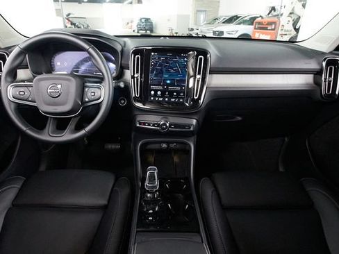 Certified 2026 Volvo XC40 B5 Plus AWD/4WD image 7