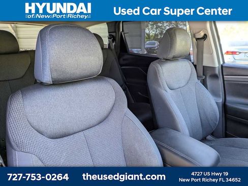 Used 2019 Hyundai Santa Fe SEL image 6