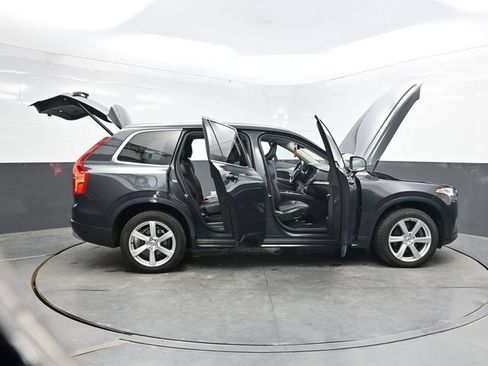 Used 2022 Volvo XC90 T5 Momentum AWD/4WD image 46