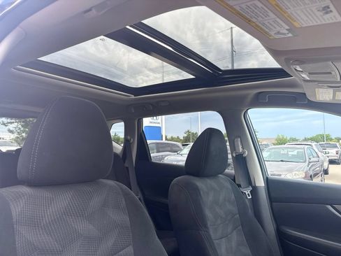 Used 2016 Nissan Rogue SV w/ SV Moonroof Package AWD/4WD image 27