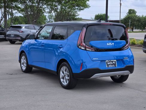 Certified 2025 Kia Soul S FWD image 3