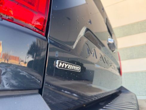 Certified 2022 Ford Maverick XLT image 30