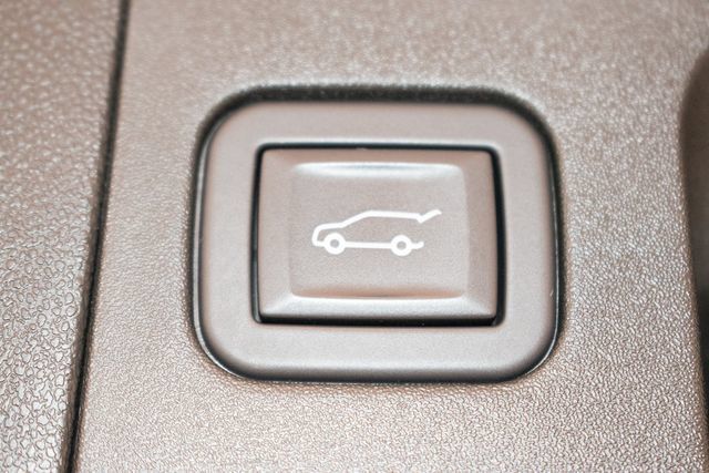 Used 2024 Cadillac XT5 Sportv w/ Technology Package AWD/4WD image 15