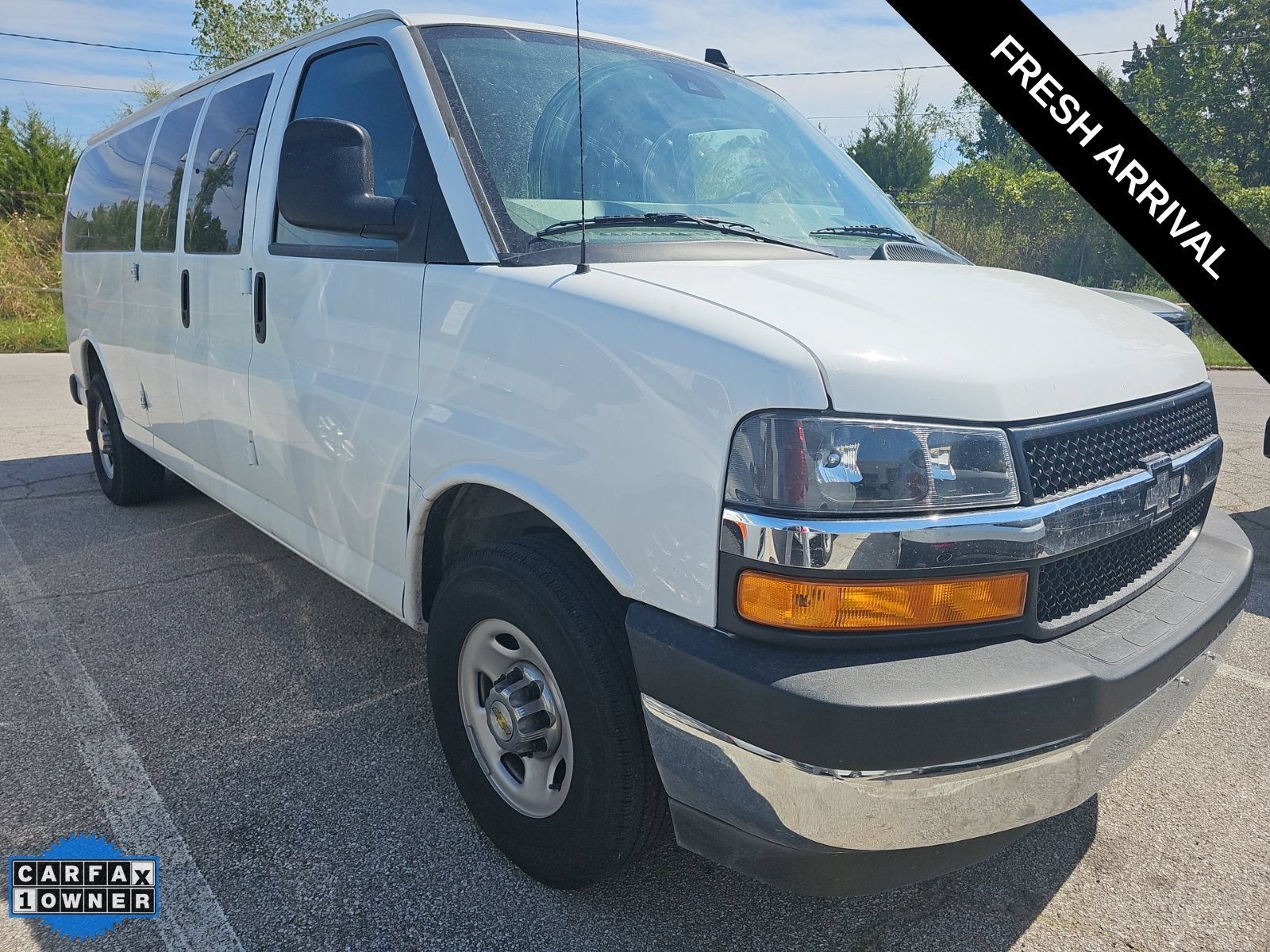 Used 2025 Chevrolet Express 3500 LT w/ LT Preferred Equipment Group RWD image 1