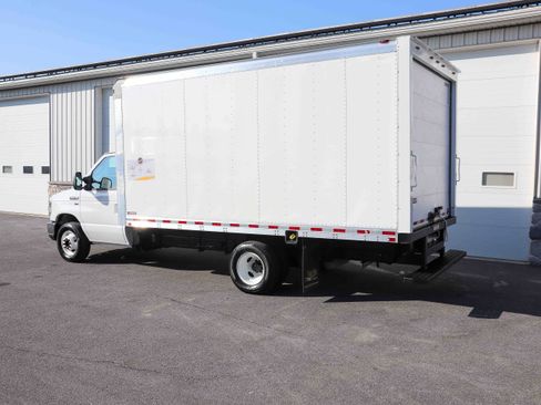 Used 2019 Ford E-350 and Econoline 350 Super Duty w/ Power Windows & Locks Group image 5