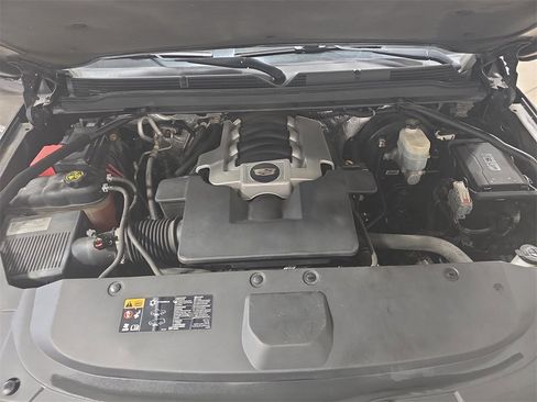 Used 2016 Cadillac Escalade Luxury image 32