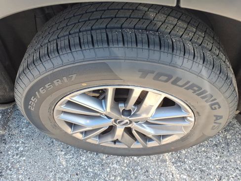 Used 2024 Nissan Rogue S AWD/4WD image 6