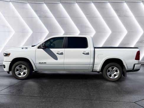 Used 2025 RAM 1500 Big Horn AWD/4WD image 3