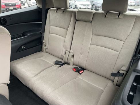 Used 2017 Honda Pilot LX image 18